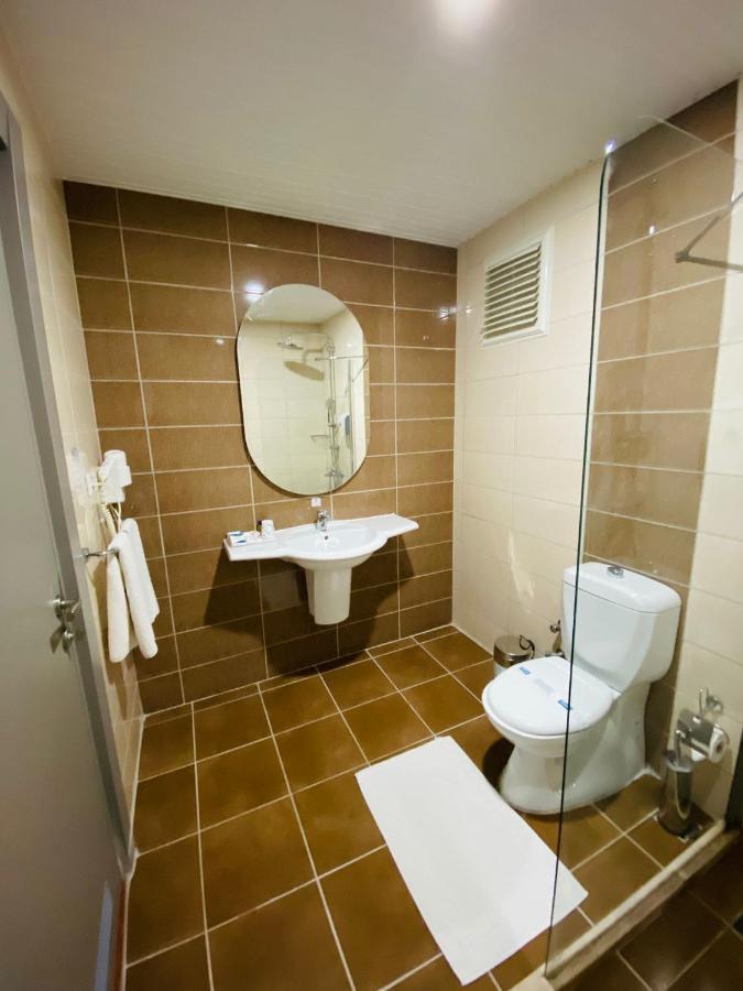 Large Double or Twin Room